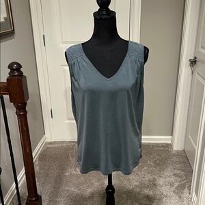 Green Envelope Sleeveless V-Neck Top in Blue Gray